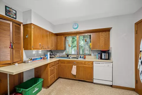 601 Seneca Dr, Aurora, IL 60506 photo 7