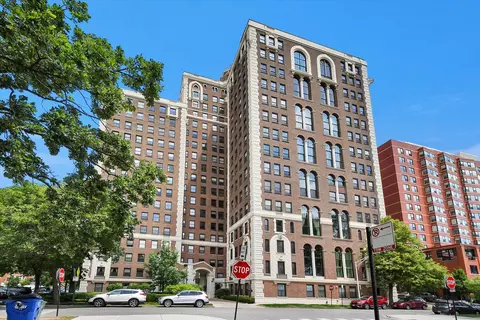 5555 S Everett Ave #C-12, Chicago, IL 60637