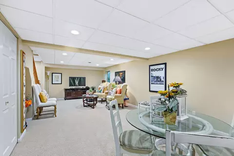 124 Hampton St, Cary, IL 60013 photo 27