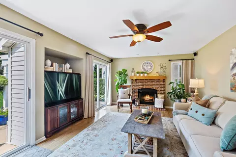 124 Hampton St, Cary, IL 60013 photo 12