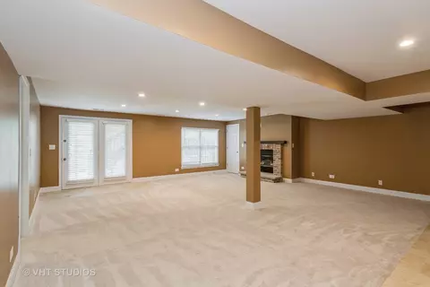 944 Verona Dr, Cary, IL 60013 photo 8