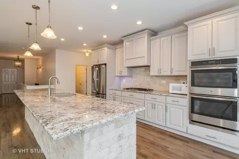 944 Verona Dr, Cary, IL 60013 photo 5