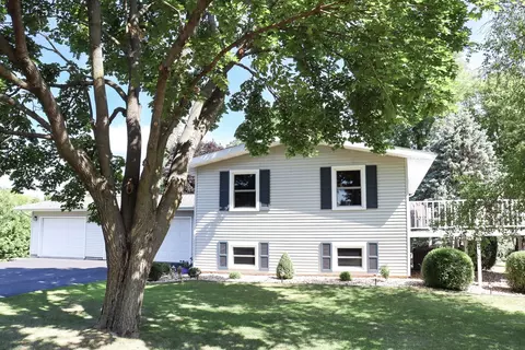 13716 Shelly Dr, Morrison, IL 61270