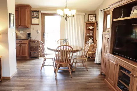 13716 Shelly Dr, Morrison, IL 61270 photo 7