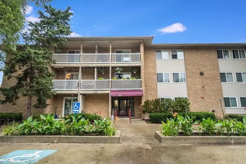 930 Beau Dr #209, Des Plaines, IL 60016