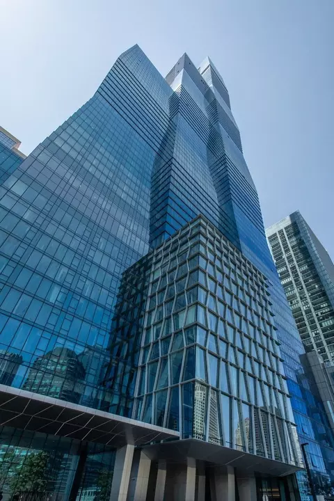363 E Wacker Dr #2702, Chicago, IL 60601