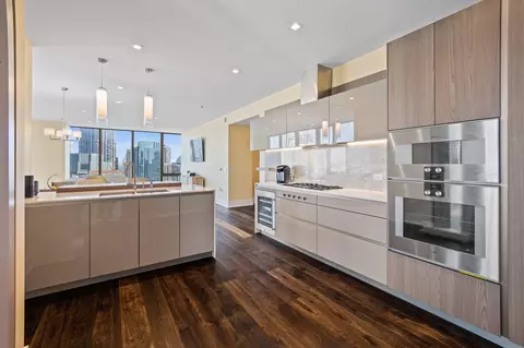 363 E Wacker Dr #2702, Chicago, IL 60601 photo 4