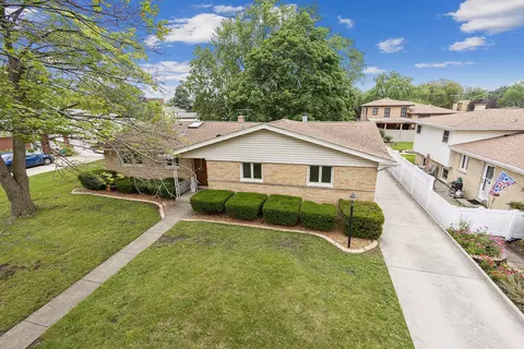 15 W614 Patricia Ln, Elmhurst, IL 60126