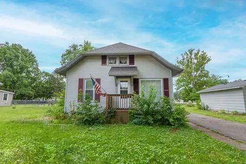 104 E Spring St, Yorkville, IL 60560