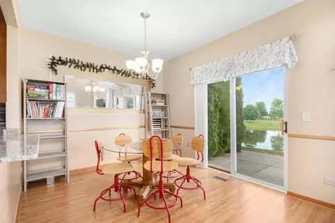 1070 Clover Dr, Minooka, IL 60447 photo 5
