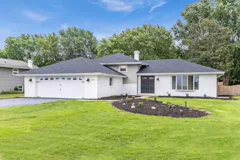 28 W737 87th St, Naperville, IL 60564