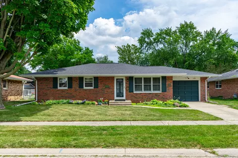 438 Rebecca Rd, Belvidere, IL 61008