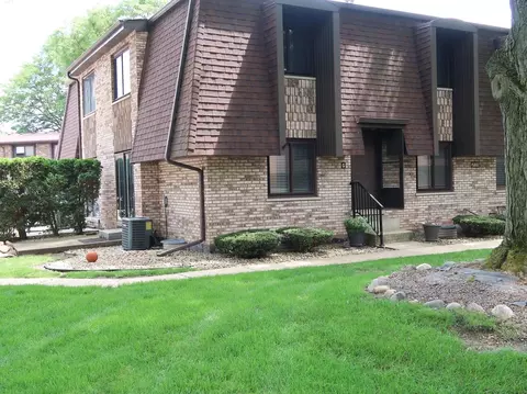 15802 Laramie Ave #G, Oak Forest, IL 60452
