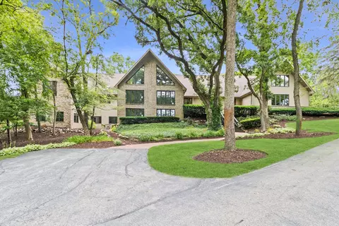 7208 Coventry Dr S, Spring Grove, IL 60081