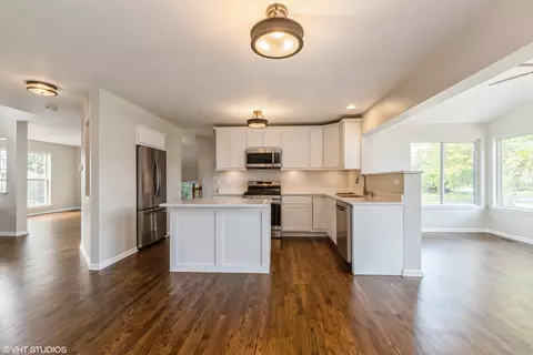 32359 Sawyer Ct, Lakemoor, IL 60051 photo 5
