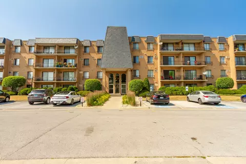 931 W Arquilla Dr #313, Glenwood, IL 60425
