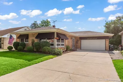 9829 Kolmar Ave, Oak Lawn, IL 60453