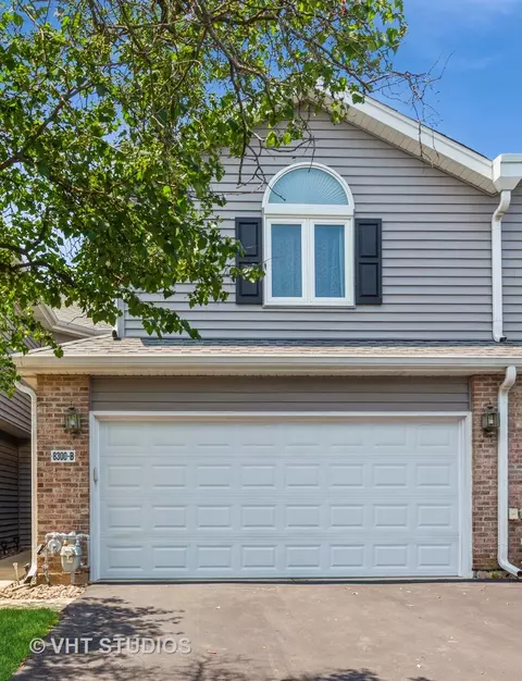8300 Highpoint Cir #B, Darien, IL 60561