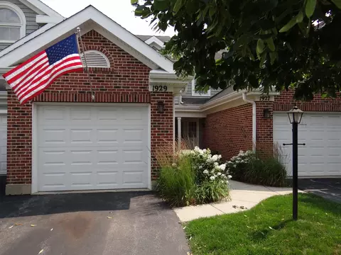1929 N Stillwater Rd, Arlington Heights, IL 60004
