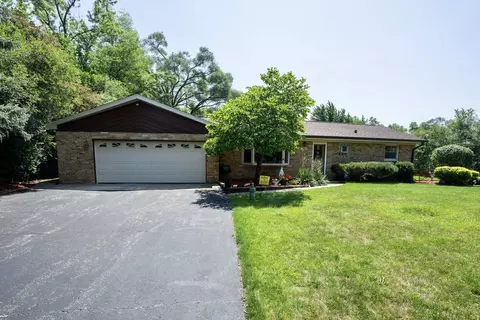 7 N025 Harvey Rd, Medinah, IL 60157