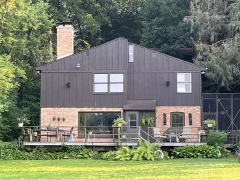 922 Ski Hill Rd, Fox River Grove, IL 60021