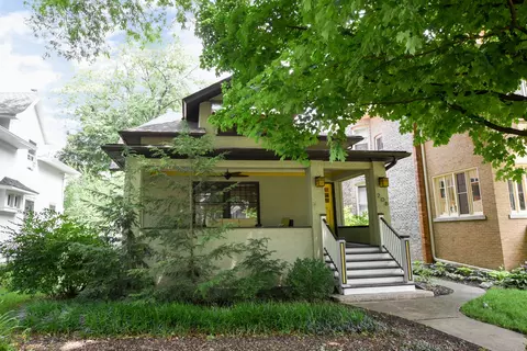 208 S Taylor Ave, Oak Park, IL 60302
