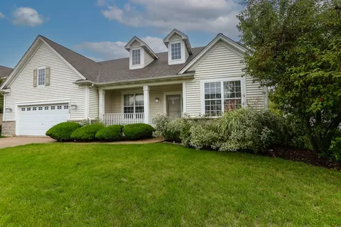 1830 W Broadsmore Ln, Round Lake, IL 60073