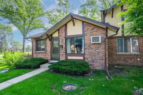 1 S155 Dillon Ln, Villa Park, IL 60181
