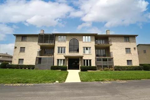 5030 Midlothian Tpke #102, Crestwood, IL 60445