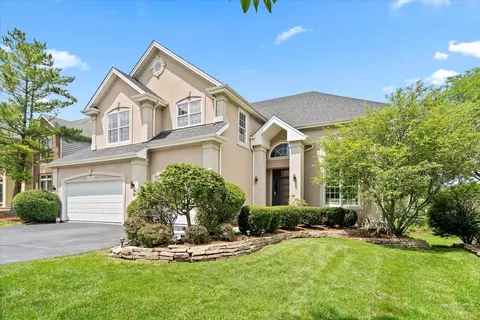 26 W368 Thorngate Ln, Winfield, IL 60190