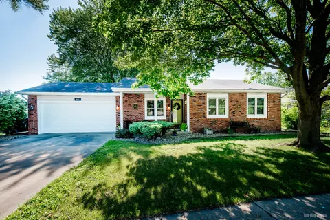 827 Independence Dr, Bourbonnais, IL 60914