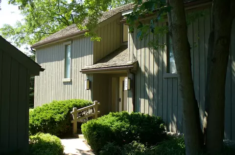 380 Woodview Rd # -A, Lake Barrington, IL 60010