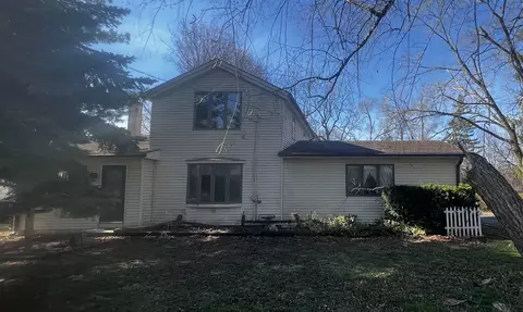 727 E Washington St, Marengo, IL 60152