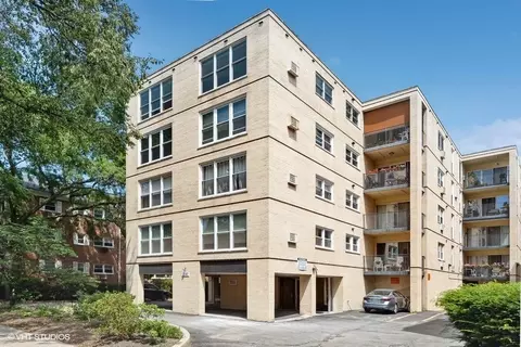 2141 Ridge Ave #2C, Evanston, IL 60201