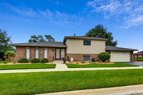 20707 Bensley Ave, Lynwood, IL 60411