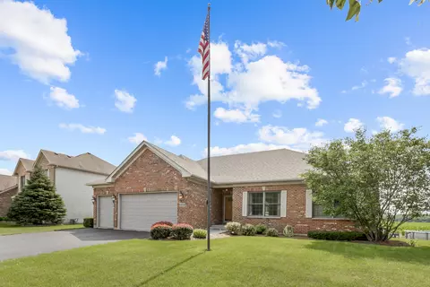 1010 Peregrine Way, Hampshire, IL 60140