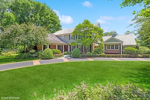 455 Valley Rd, Lake Forest, IL 60045