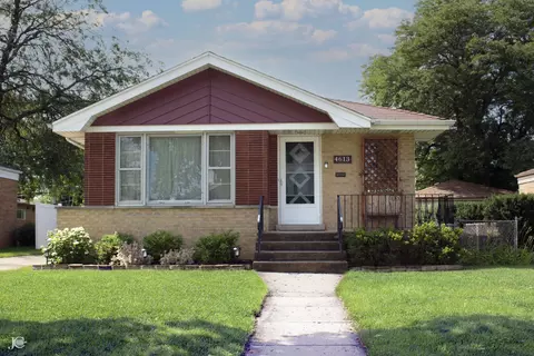 4613 W 101st St, Oak Lawn, IL 60453