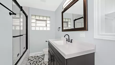 8247 Long Ave, Burbank, IL 60459 photo 8