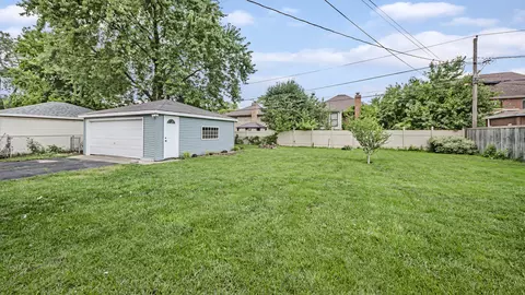8247 Long Ave, Burbank, IL 60459 photo 16
