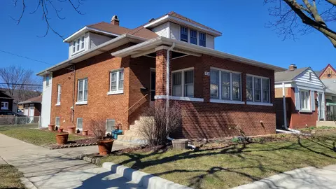 7838 Niles Center Rd, Skokie, IL 60077