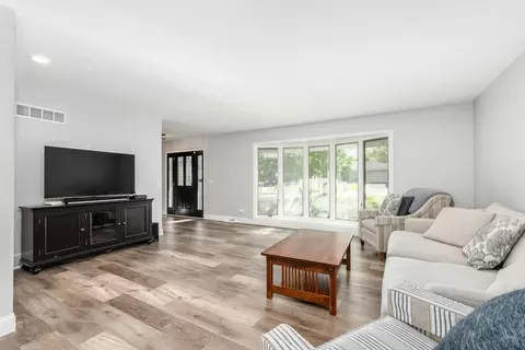 1570 Burning Trl, Wheaton, IL 60189 photo 12