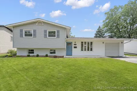 6897 Highland St, Hanover Park, IL 60133