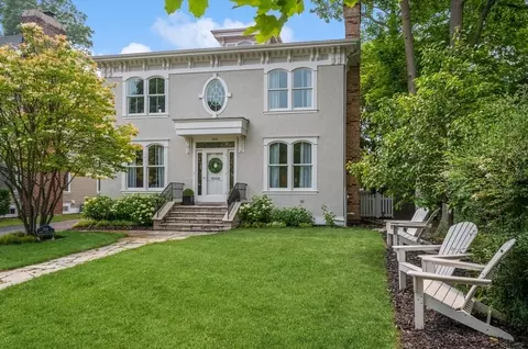 564 Arbor Vitae Rd, Winnetka, IL 60093