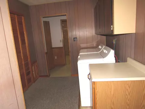 355 Grove St, Weldon, IL 61882 photo 16
