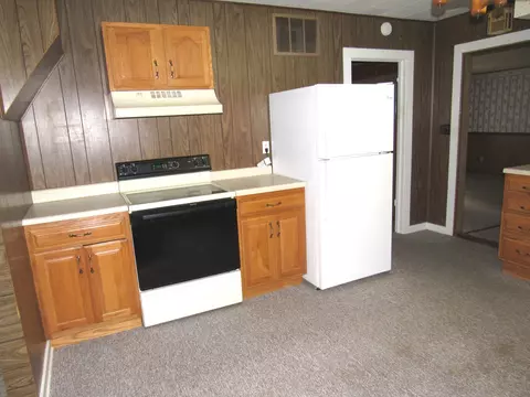 355 Grove St, Weldon, IL 61882 photo 7
