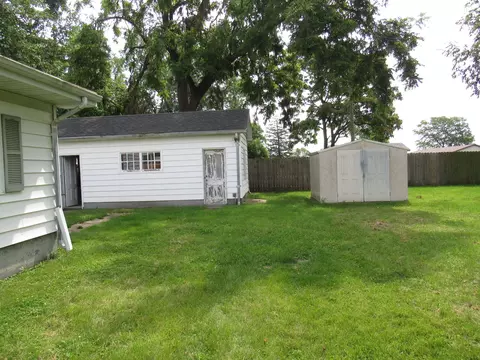 355 Grove St, Weldon, IL 61882 photo 19