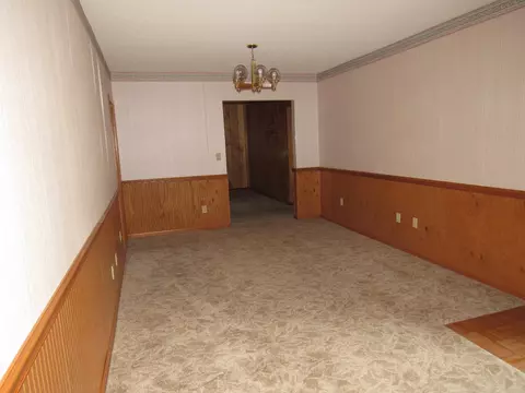 355 Grove St, Weldon, IL 61882 photo 12