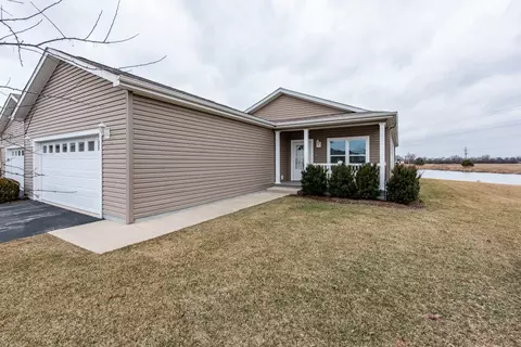 320 Legacy Ct, Grayslake, IL 60030