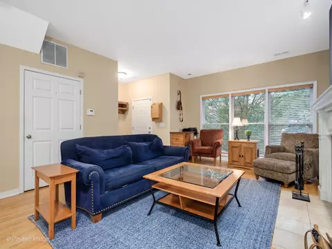 1314 W Grenshaw St #B, Chicago, IL 60607 photo 3